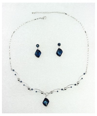 Gorgeous Aqua Swarovski Crystal Floral Necklace Earrings Set Navy Blue $19.90 Jewelry Sets