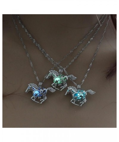 Luminous Horse Necklace Glow In The Dark Running Horse Animal Pendant Necklace for Women Men Simple Halloween Jewelry Green $...