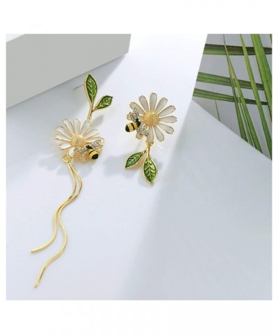 Daisy Flower Dangle Earrings Bee Butterfly Leaf Garden Style Plant Earrings Asymmetrical Design Long Tail Chain Tassel Earrin...